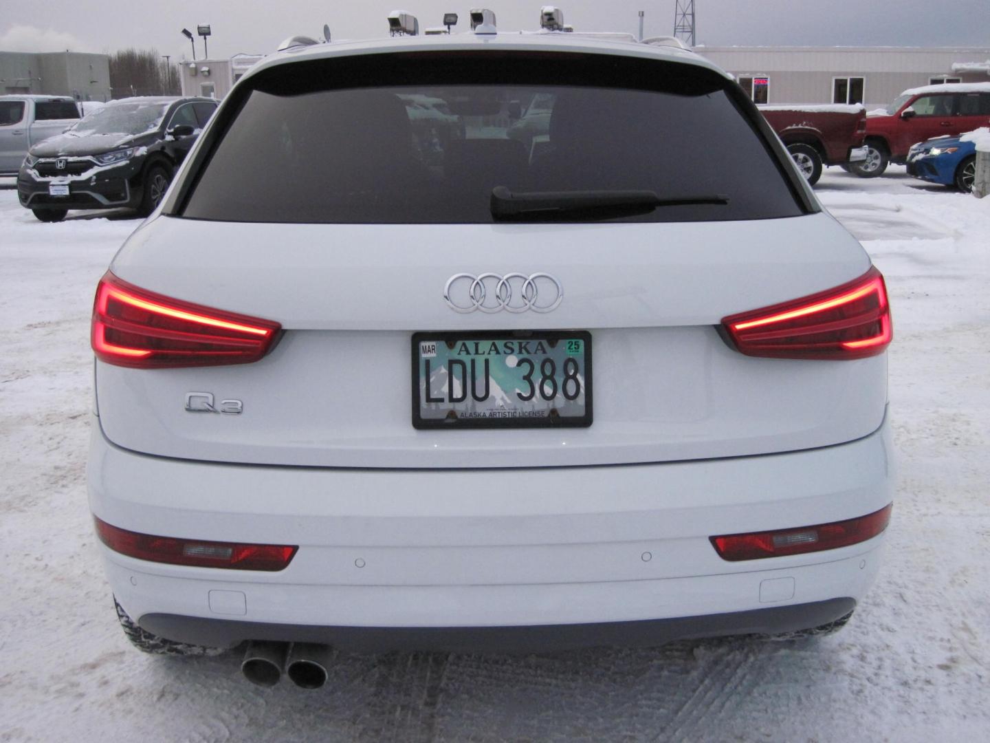 2018 white /black Audi Q3 sport premium plus (WA1HCCFS9JR) , located at 9530 Old Seward Highway, Anchorage, AK, 99515, (907) 349-3343, 61.134140, -149.865570 - Nice Audi Q3 front wheel drive come take a test drive - Photo#3